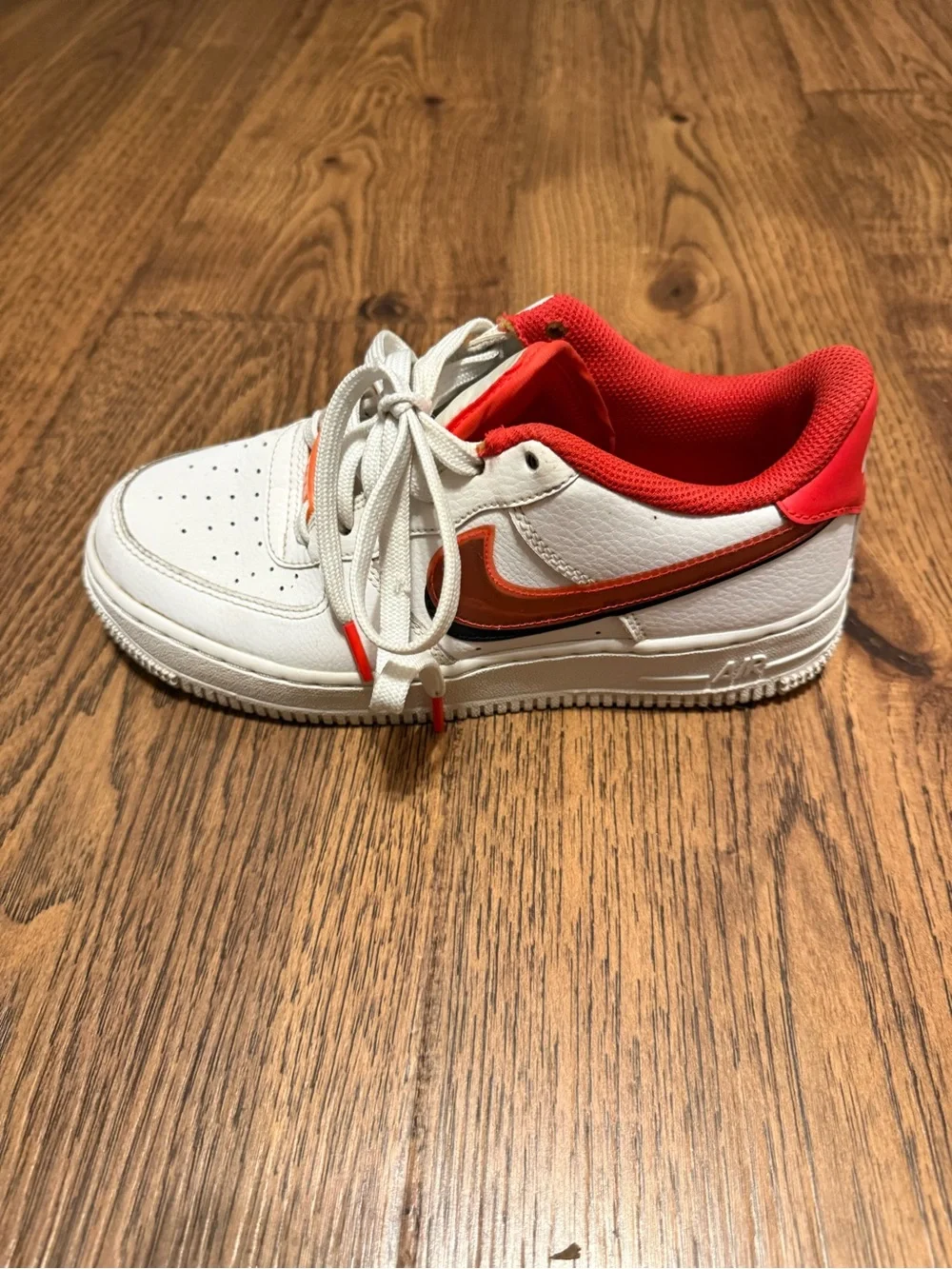 Nike Air Force 1 LV8 